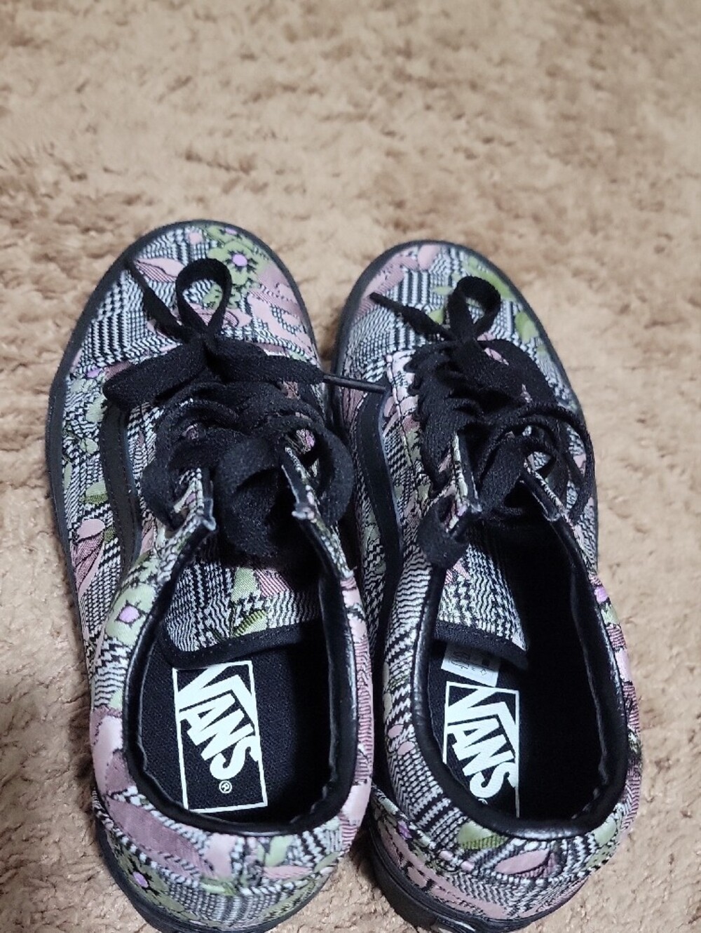 Vans Black Floral Patterned Sneakers - Picture 3 of 9